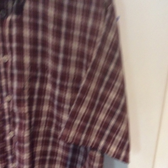 Weekends Only, s/s button down casual shirt.  L. - Picture 3 of 4